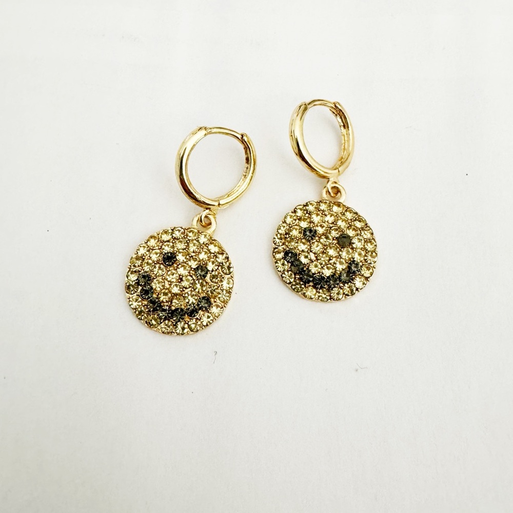 Smiley face earrings (huggies)